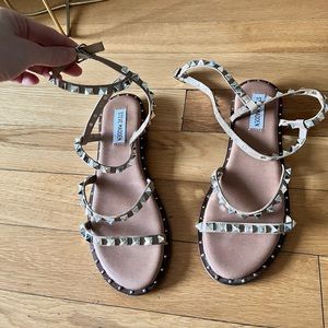 Steve Madden Stud sandals 7